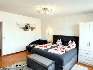 Hauptbild Gepflegte Wohnung mit 99 m² Wohnfläche, Wintergarten und drei Balkonen